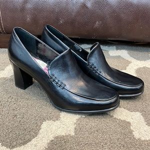 Dress shoes